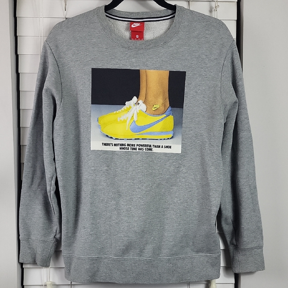 💛 Nike Sportswear Women's Crew‎ Top. Size